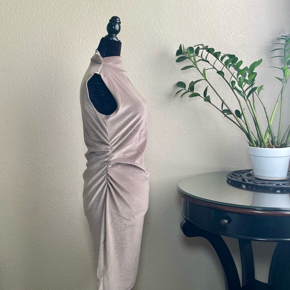 💲SOLD💲A New Day Dress - Picture 2 of 7